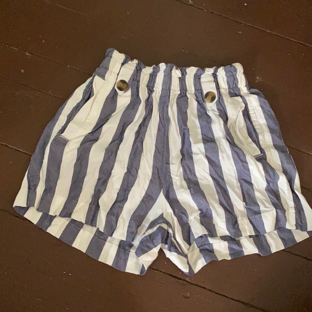 AMERICAN EAGLE OUTFITTERS US (XS)